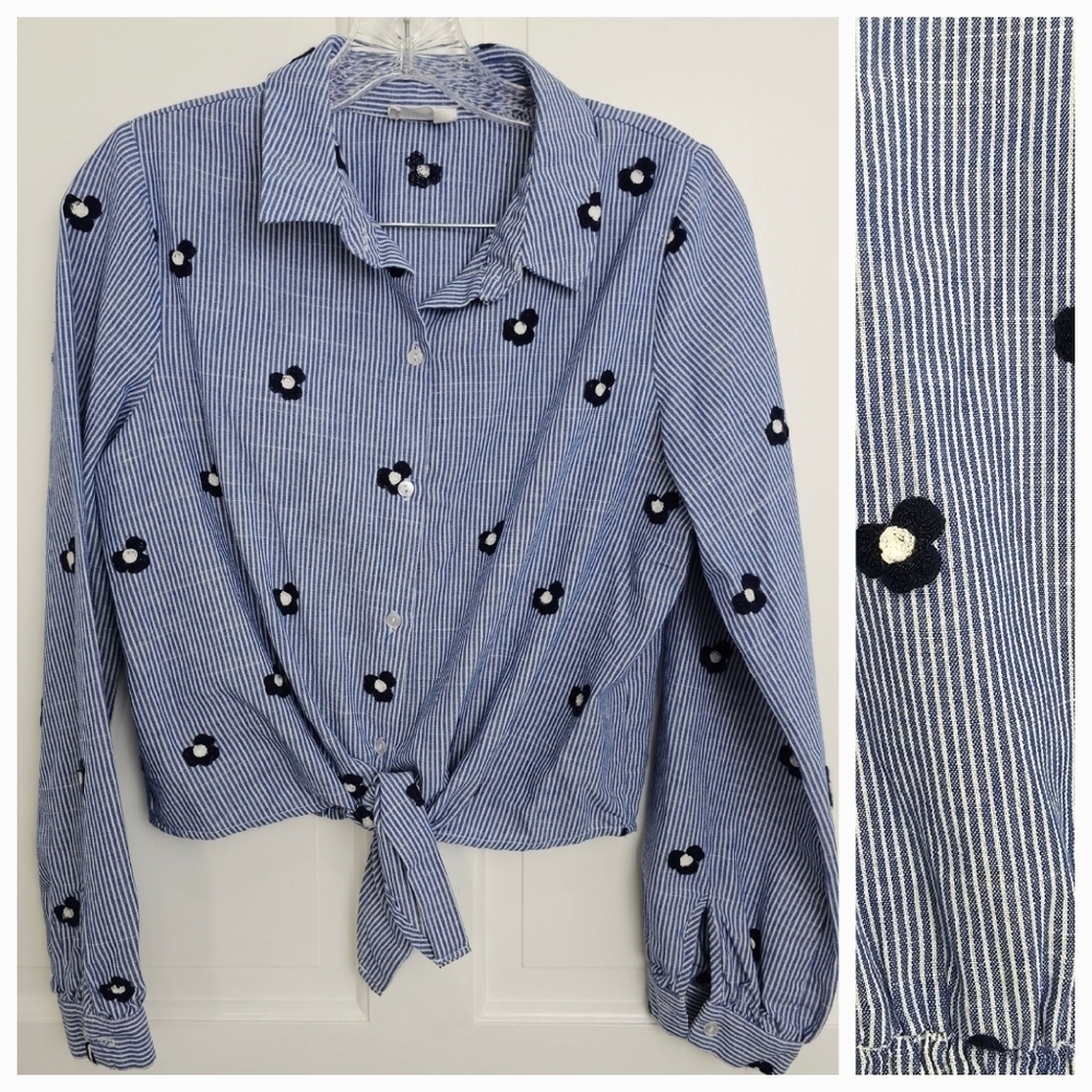Sienna Sky Blue Pinstripe Embroidered Floral Button Down Tie Front Blouse Size M